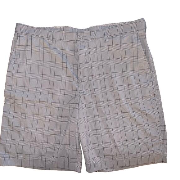 PGA Tour Men's Flat Front Gray Black White Plaid Shorts SZ 38 NWOT - Picture 1 of 8